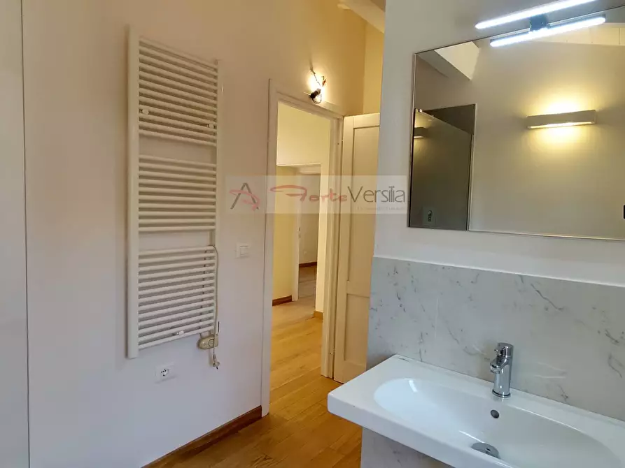 Immagine 16 di Casa indipendente in vendita  a Pietrasanta