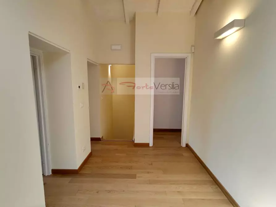 Immagine 14 di Casa indipendente in vendita  a Pietrasanta