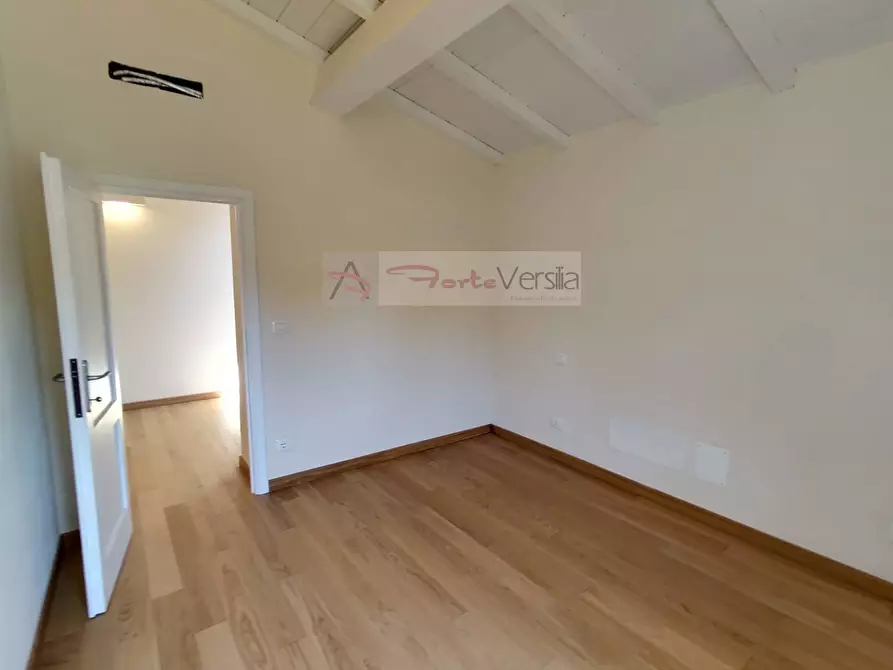 Immagine 24 di Casa indipendente in vendita  a Pietrasanta