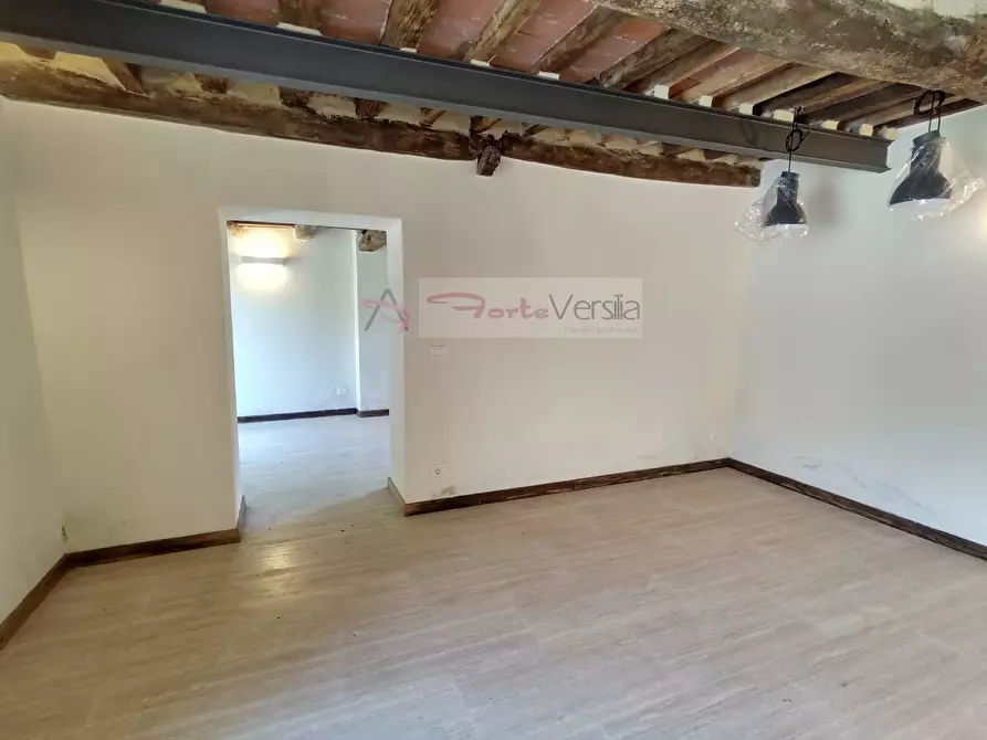 Immagine 10 di Casa indipendente in vendita  a Pietrasanta