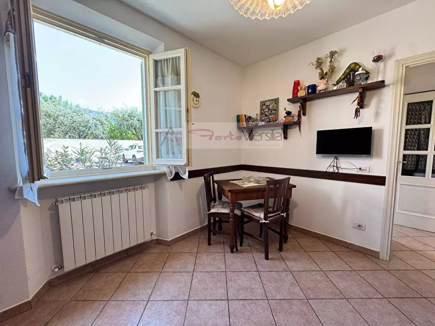 Immagine 9 di Casa indipendente in vendita  a Seravezza