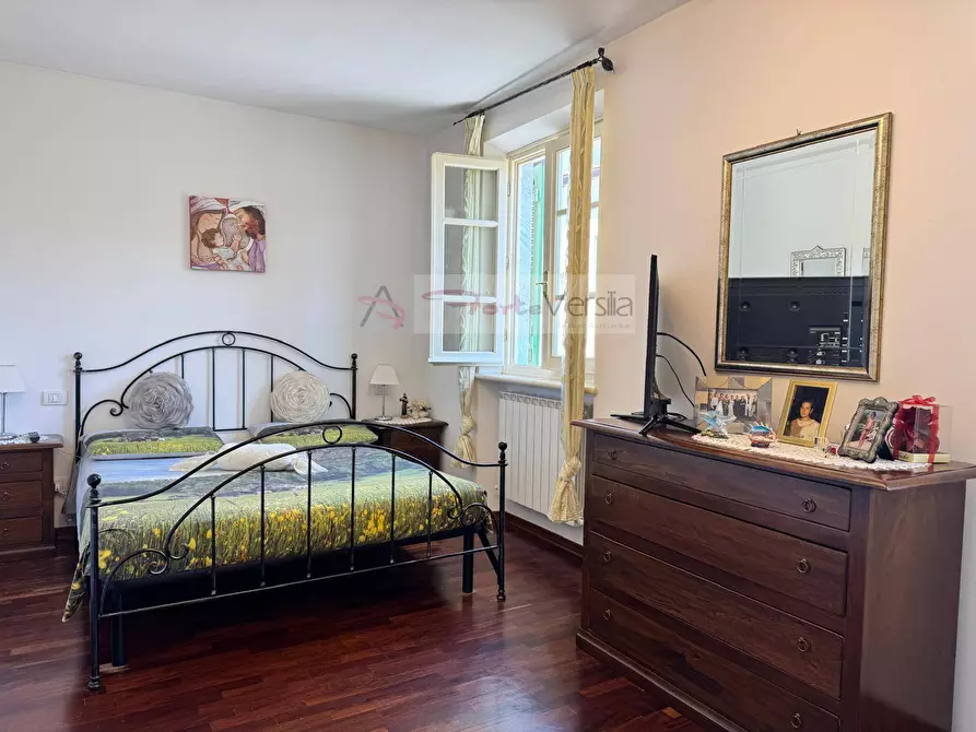 Immagine 18 di Casa indipendente in vendita  a Seravezza