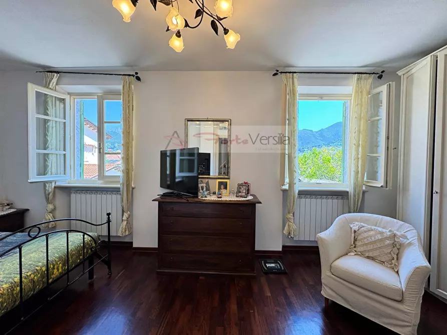 Immagine 17 di Casa indipendente in vendita  a Seravezza