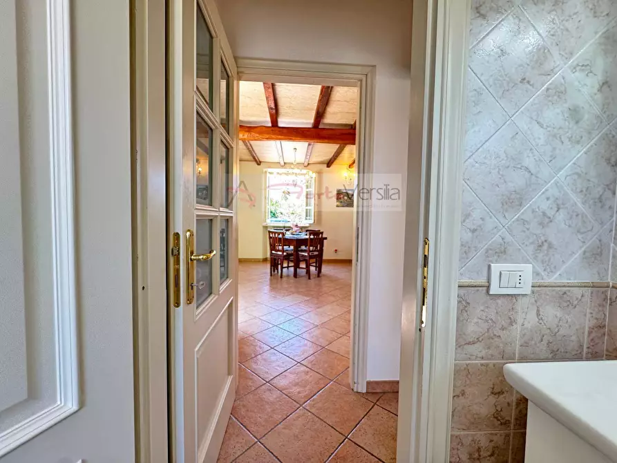 Immagine 11 di Casa indipendente in vendita  a Seravezza