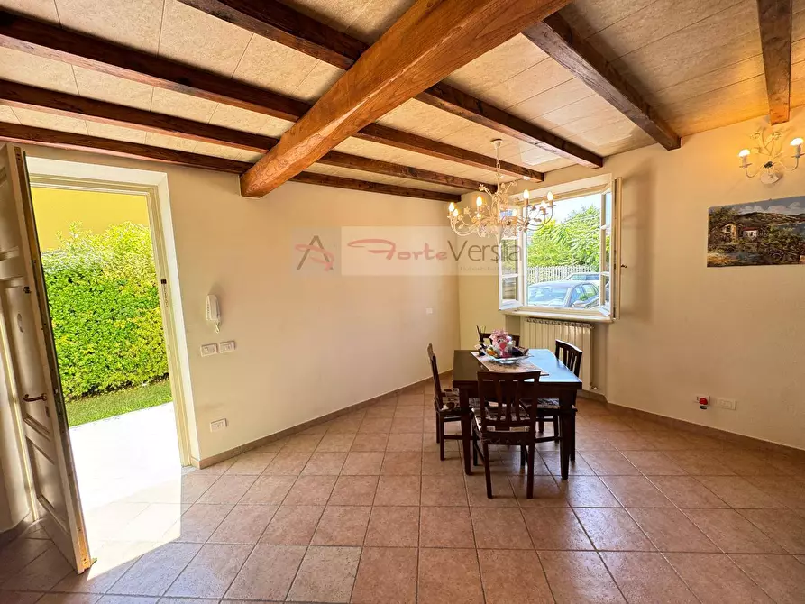 Immagine 3 di Casa indipendente in vendita  a Seravezza