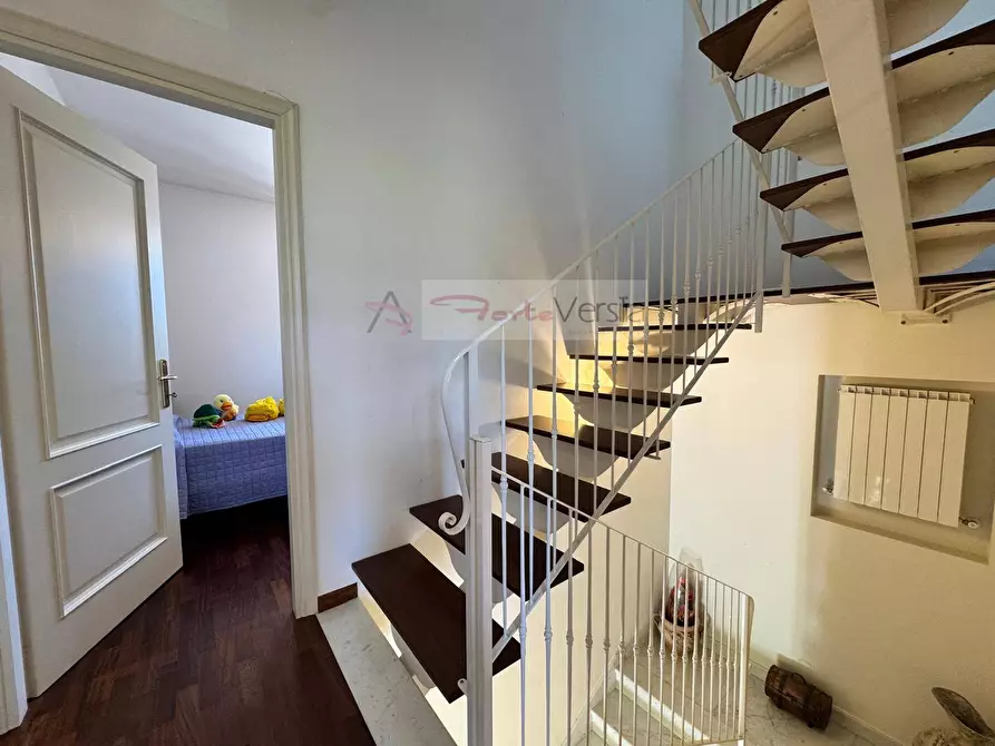 Immagine 21 di Casa indipendente in vendita  a Seravezza