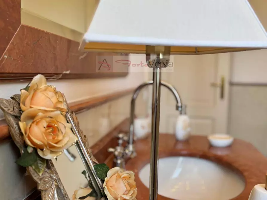 Immagine 24 di Casa indipendente in vendita  a Seravezza