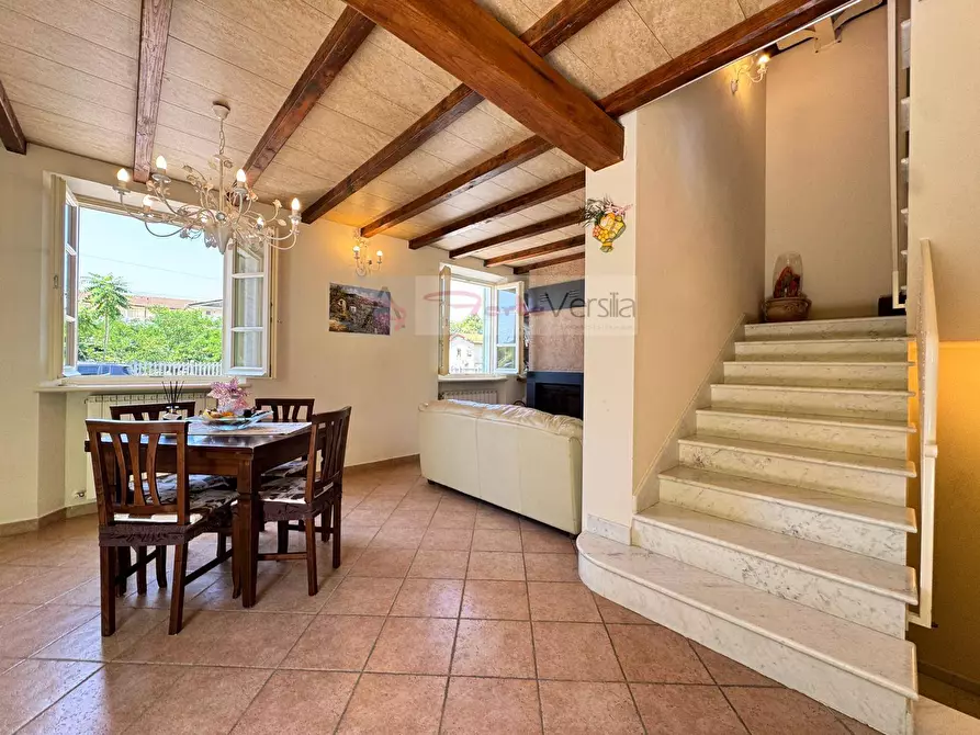 Immagine 15 di Casa indipendente in vendita  a Seravezza