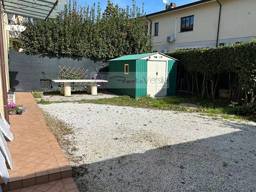 Immagine 10 di Villa in vendita  a Pietrasanta