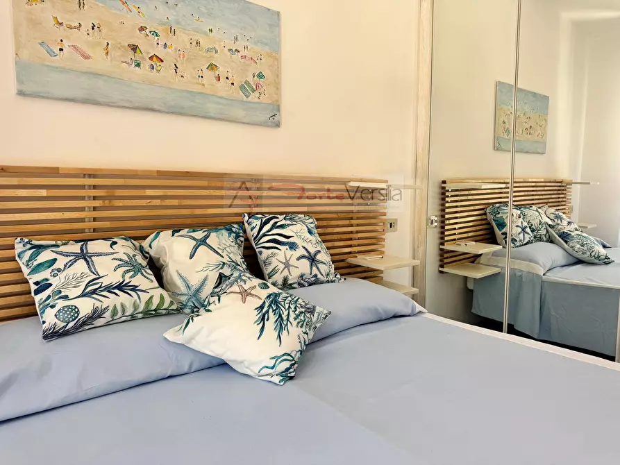 Immagine 26 di Villetta a schiera in vendita  a Montignoso