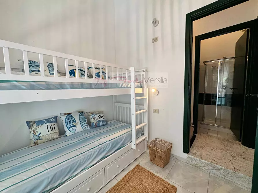 Immagine 12 di Villetta a schiera in vendita  a Montignoso