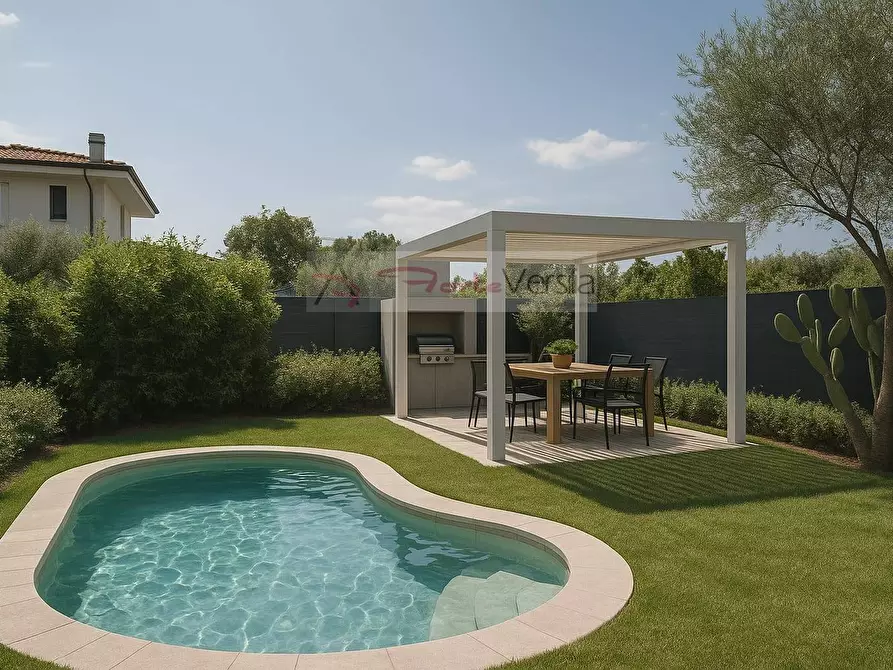 Immagine 4 di Villa   a Massa