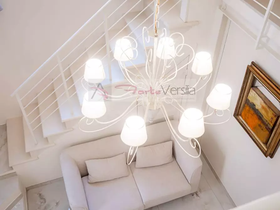 Immagine 8 di Loft/Open space in vendita  a Pietrasanta