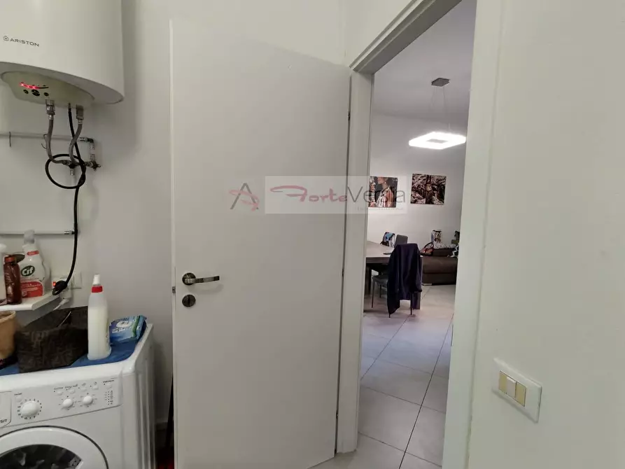 Immagine 5 di Appartamento in vendita  a Pietrasanta