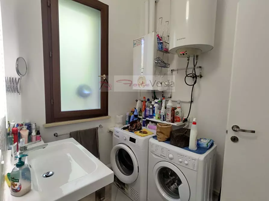 Immagine 6 di Appartamento in vendita  a Pietrasanta