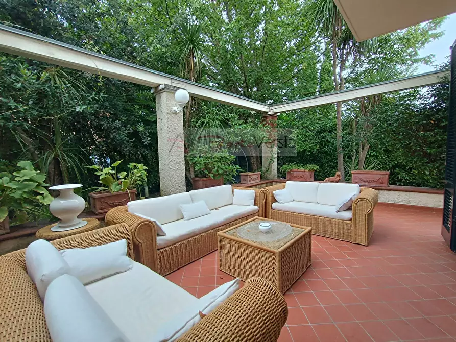 Immagine 12 di Villa in affitto  a Forte Dei Marmi