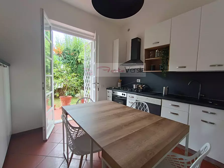 Immagine 9 di Villa in affitto  a Forte Dei Marmi