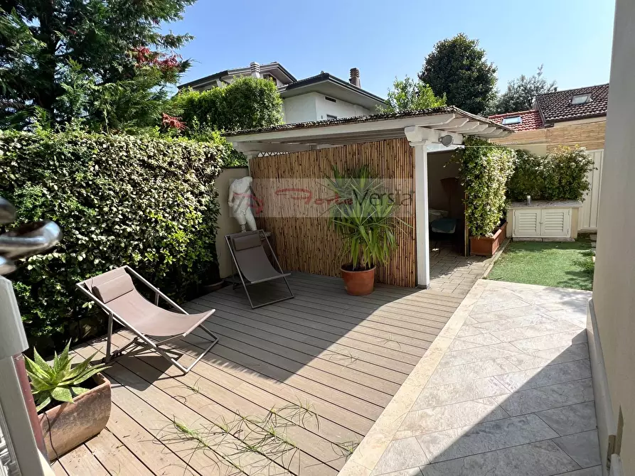 Immagine 28 di Villa in affitto  a Forte Dei Marmi