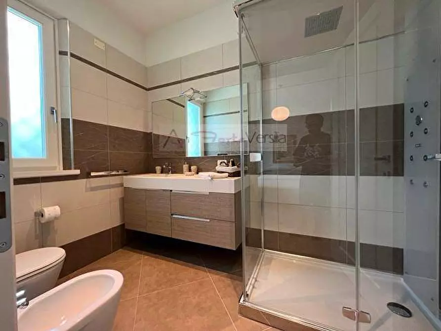 Immagine 15 di Villa in affitto  a Forte Dei Marmi