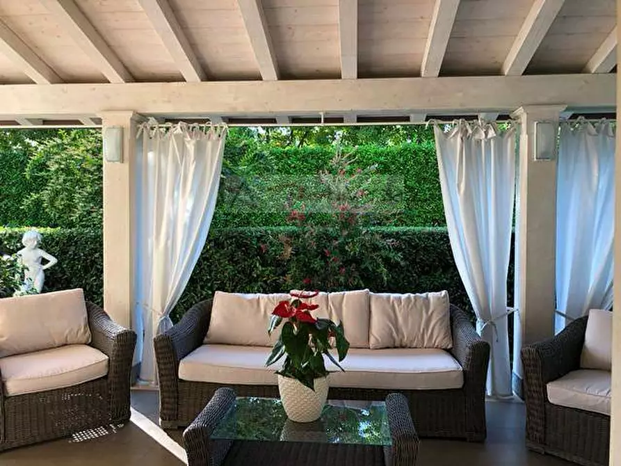 Immagine 27 di Villa in affitto  a Forte Dei Marmi