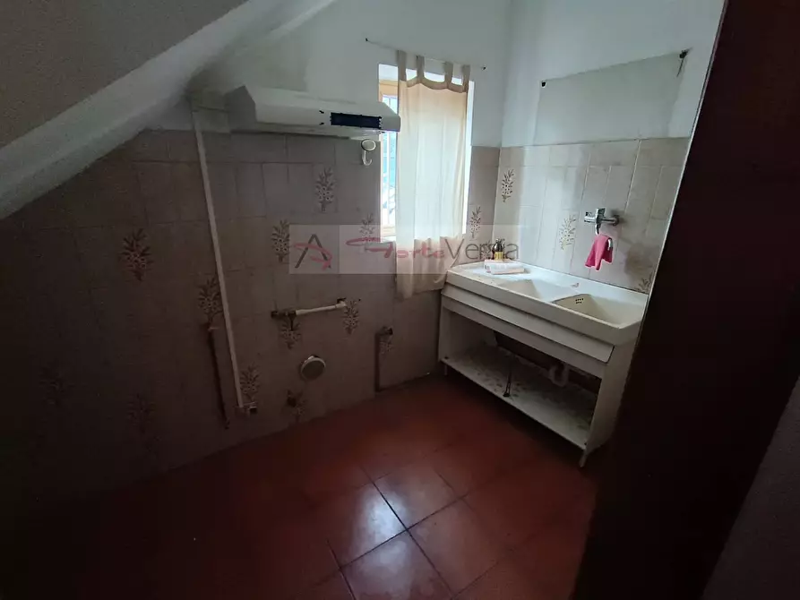 Immagine 17 di Villa in vendita  a Massa