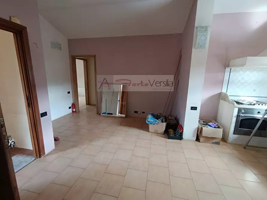 Immagine 1 di Villa in vendita  a Massa