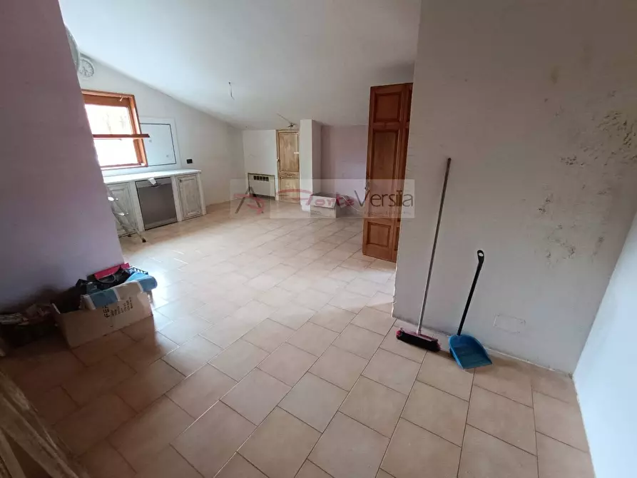 Immagine 2 di Villa in vendita  a Massa