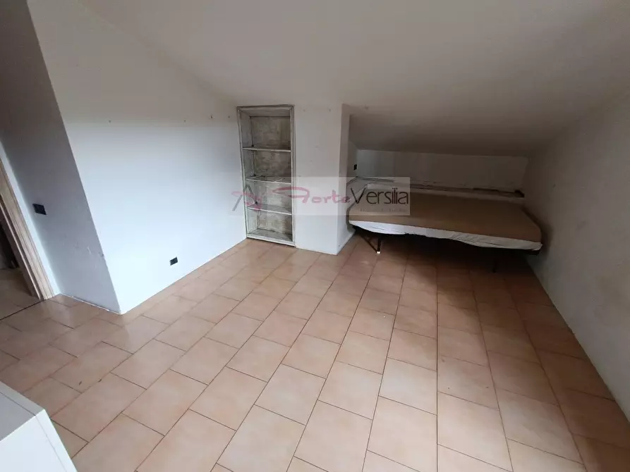 Immagine 6 di Villa in vendita  a Massa