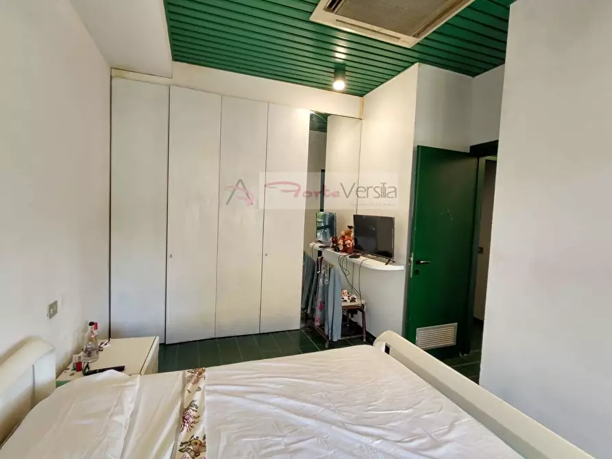 Immagine 14 di Appartamento in vendita  a Montignoso