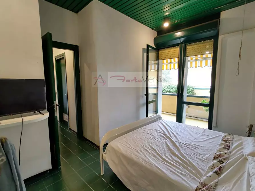 Immagine 12 di Appartamento in vendita  a Montignoso