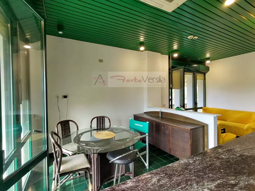 Immagine 6 di Appartamento in vendita  a Montignoso