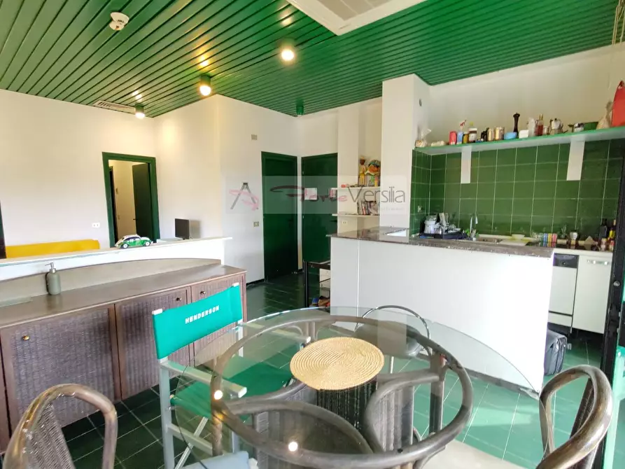 Immagine 7 di Appartamento in vendita  a Montignoso