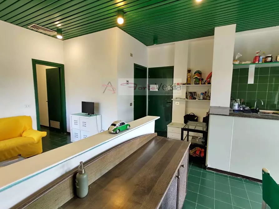 Immagine 4 di Appartamento in vendita  a Montignoso