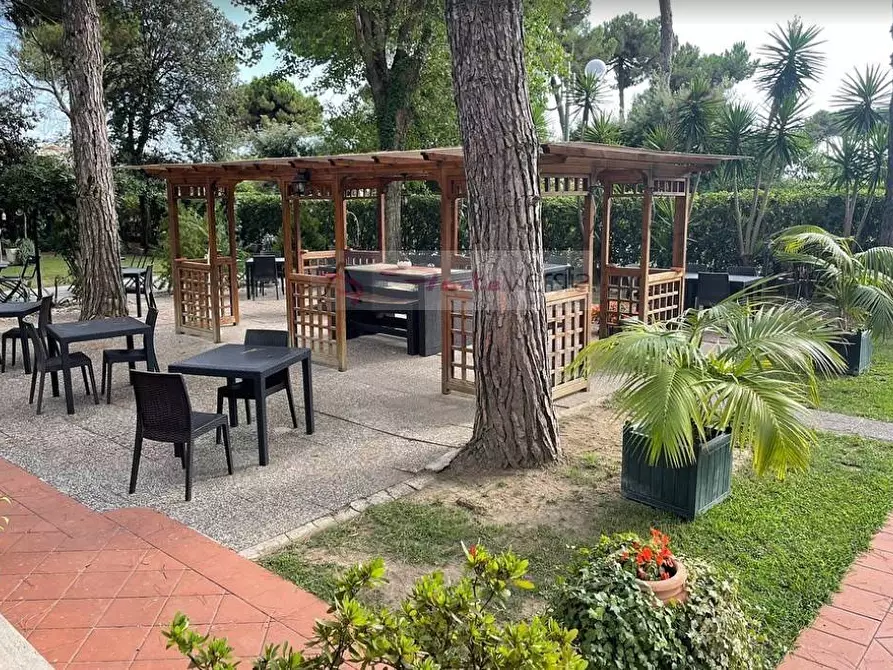 Immagine 4 di Albergo/B&B/Residence in vendita  a Montignoso