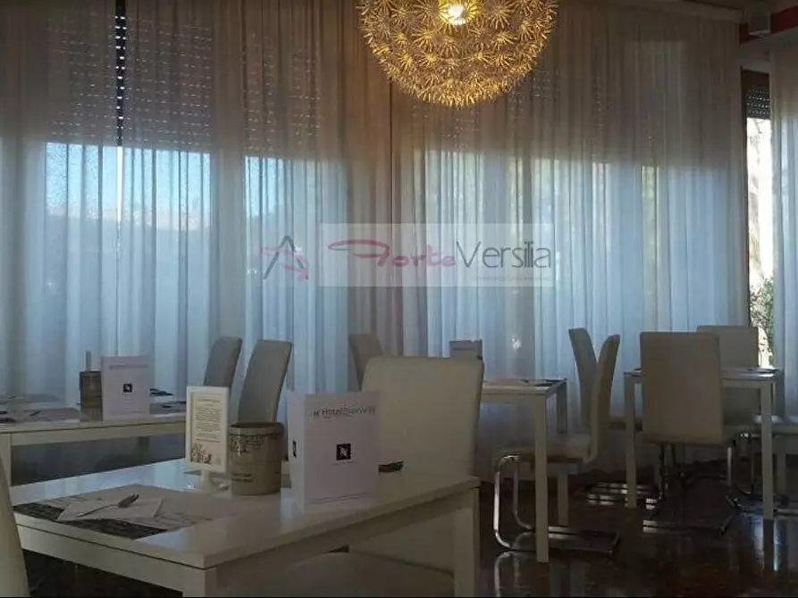 Immagine 5 di Albergo/B&B/Residence in vendita  a Montignoso