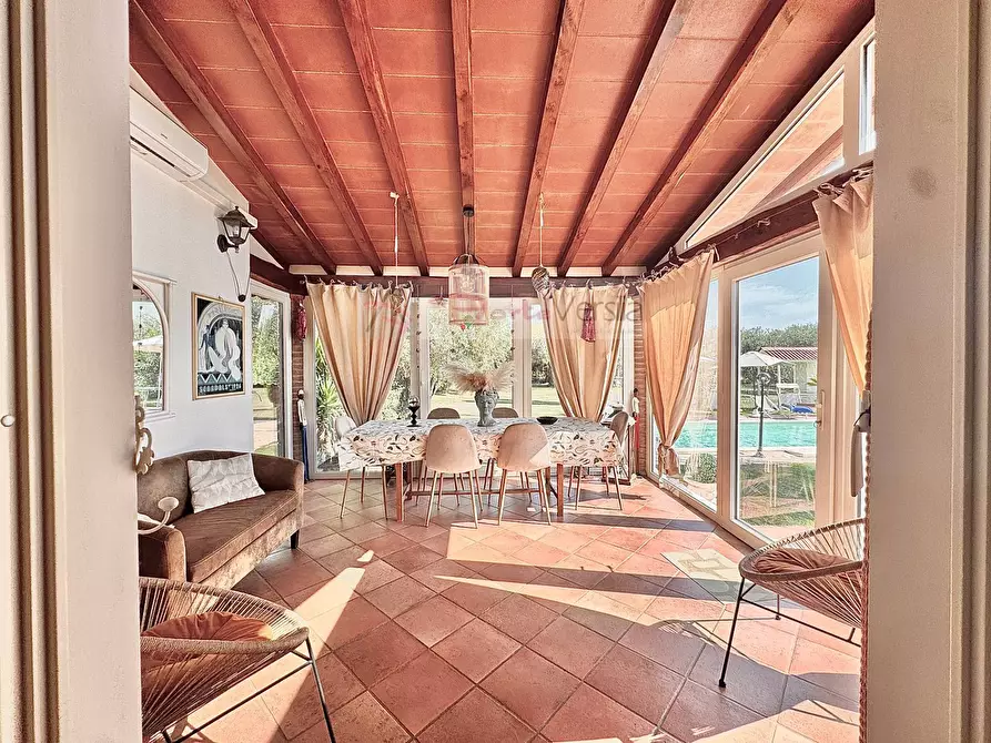 Immagine 8 di Villa in vendita  a Seravezza