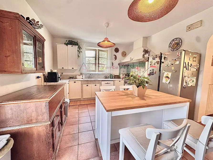 Immagine 18 di Villa in vendita  a Seravezza