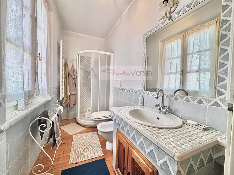 Immagine 27 di Villa in vendita  a Seravezza