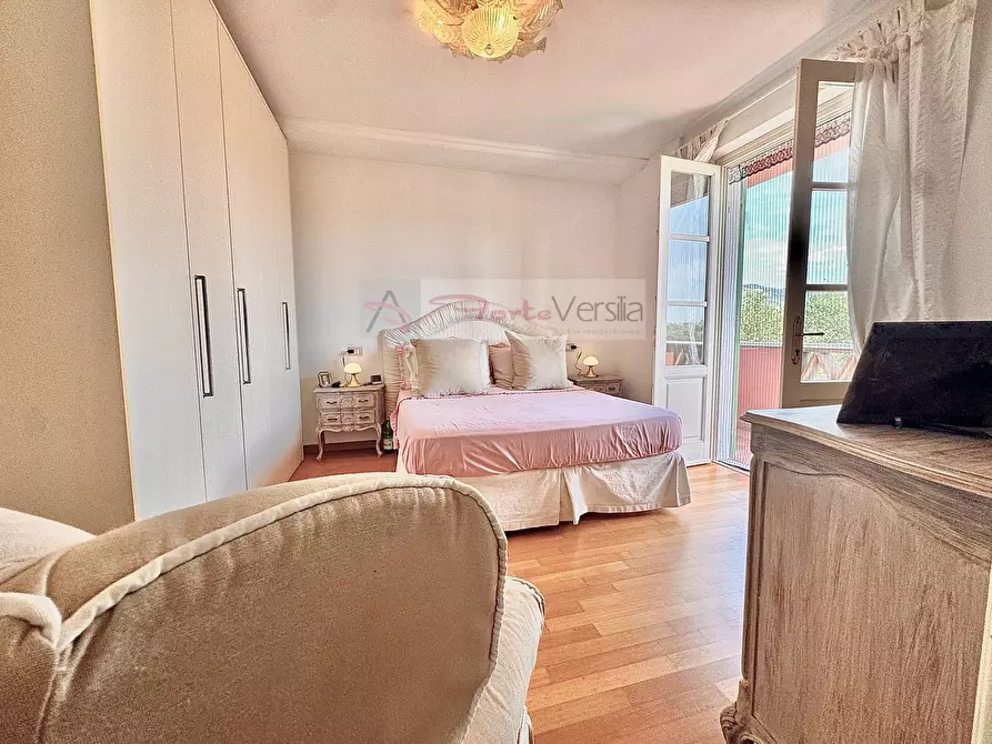 Immagine 28 di Villa in vendita  a Seravezza