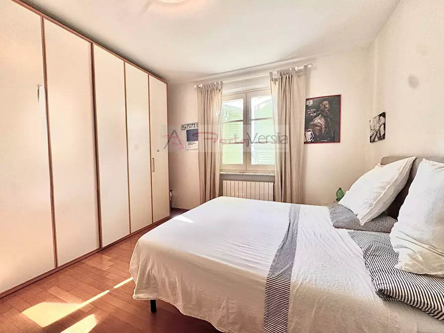 Immagine 33 di Villa in vendita  a Seravezza