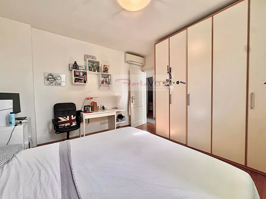 Immagine 34 di Villa in vendita  a Seravezza