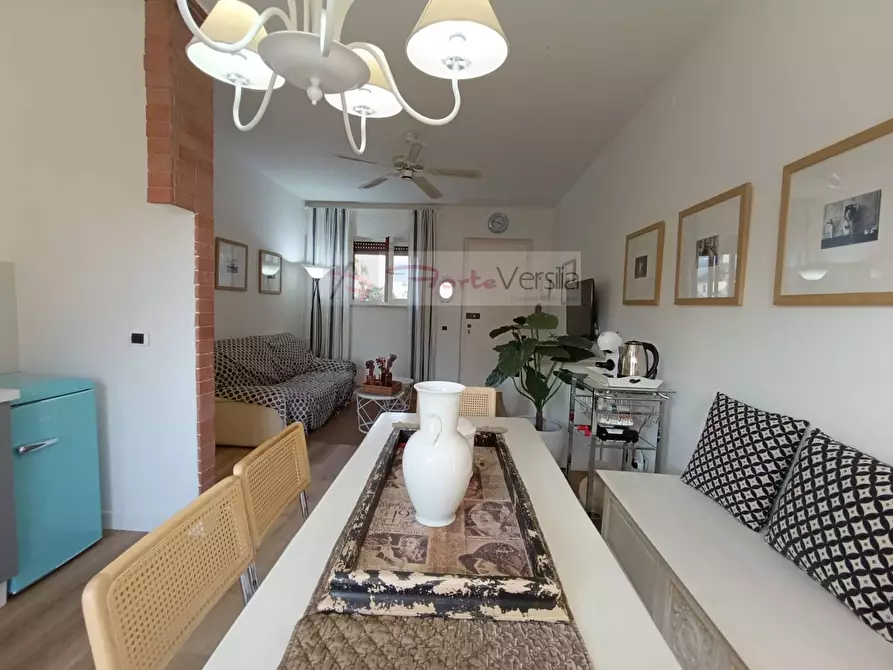 Immagine 7 di Appartamento in vendita  a Montignoso