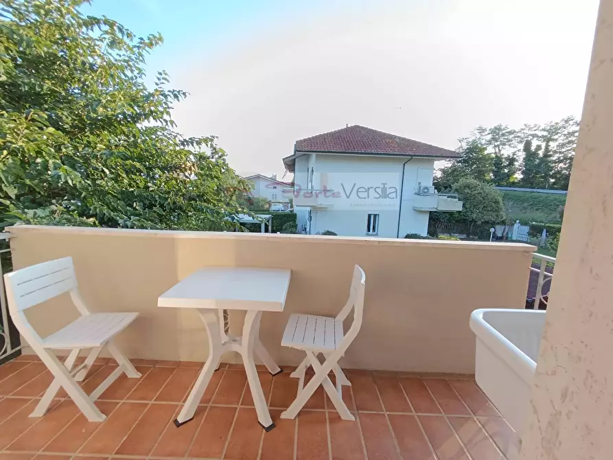 Immagine 10 di Appartamento in vendita  a Montignoso