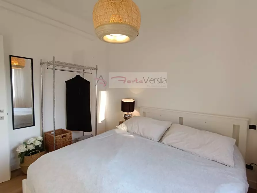 Immagine 17 di Appartamento in vendita  a Montignoso