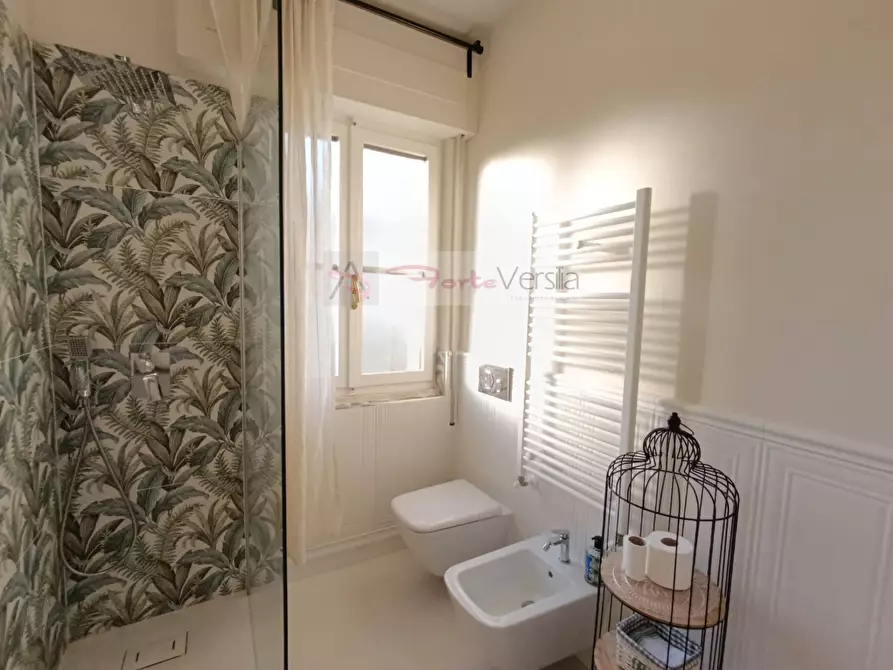 Immagine 24 di Appartamento in vendita  a Montignoso