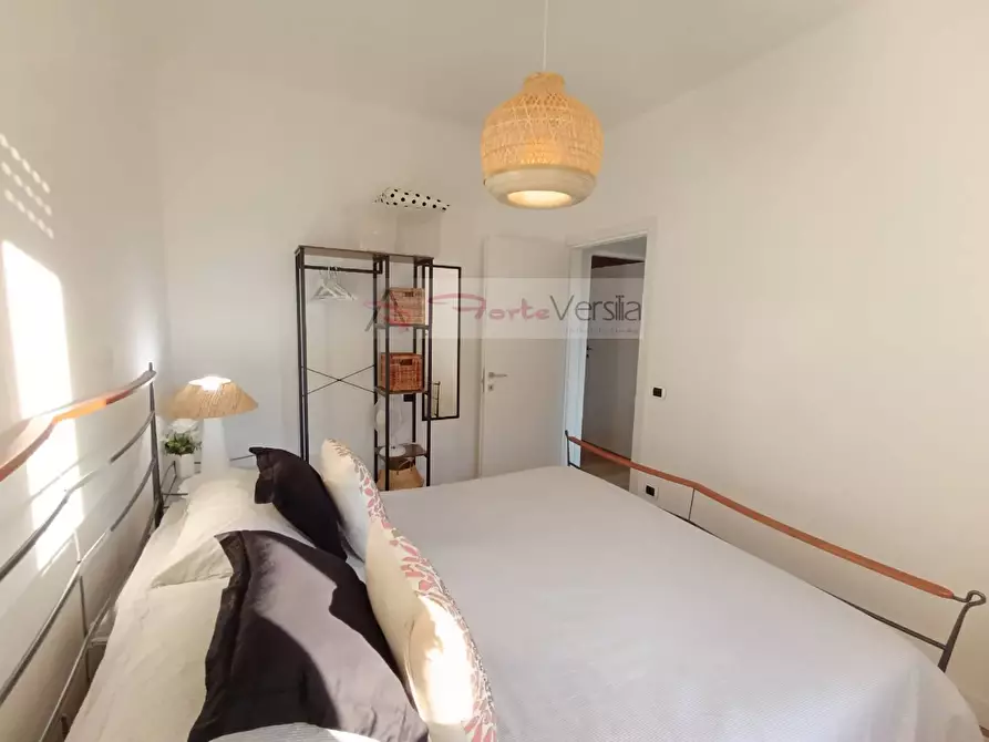 Immagine 30 di Appartamento in vendita  a Montignoso