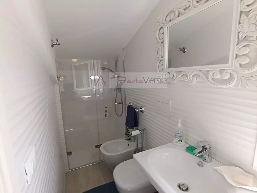 Immagine 36 di Casa indipendente in vendita  a Forte Dei Marmi