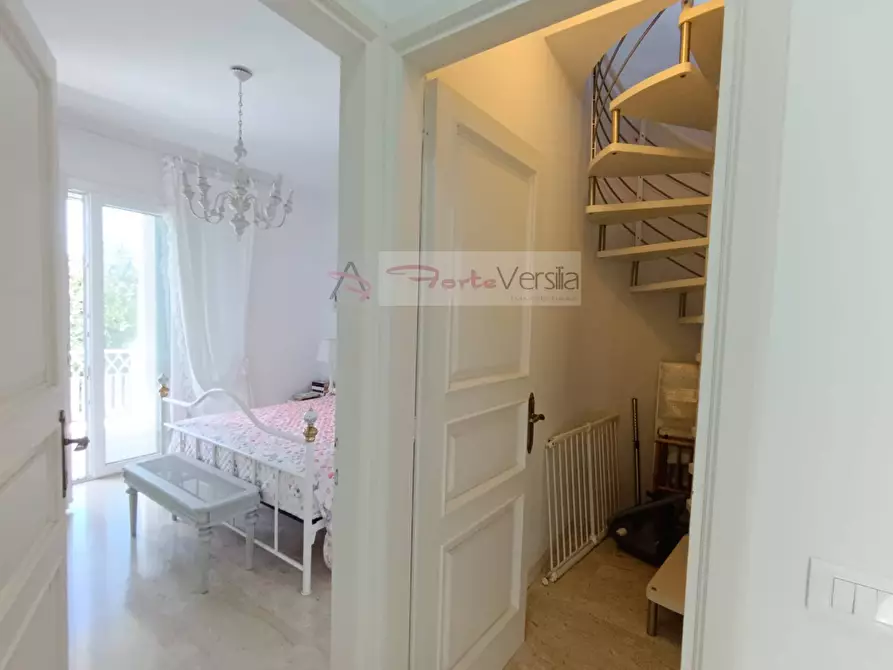 Immagine 30 di Casa indipendente in vendita  a Forte Dei Marmi