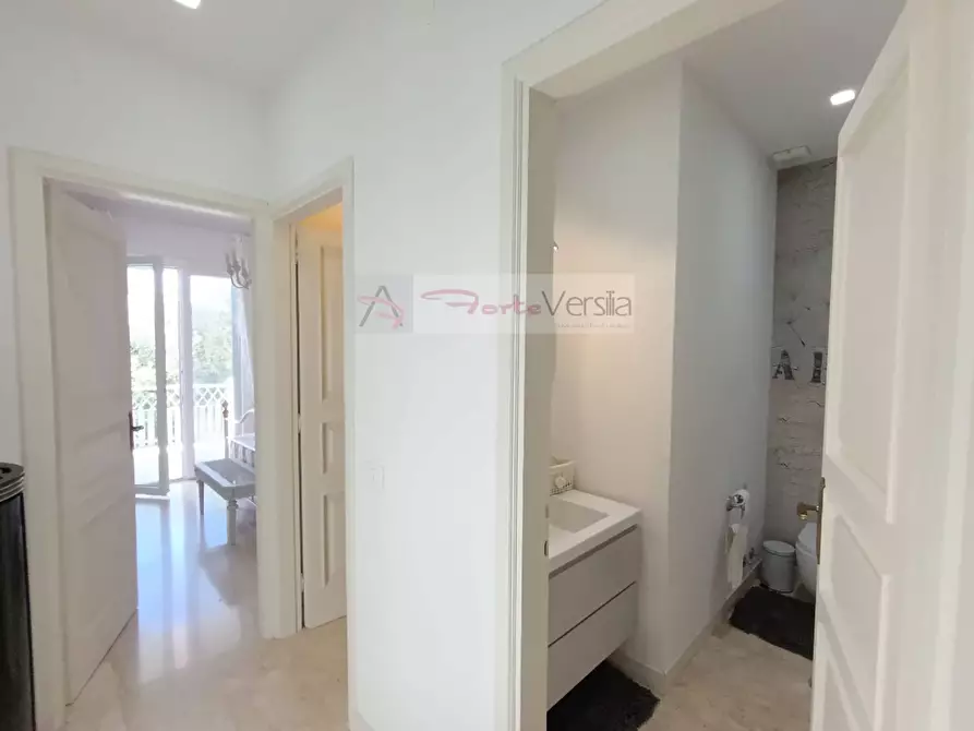 Immagine 24 di Casa indipendente in vendita  a Forte Dei Marmi
