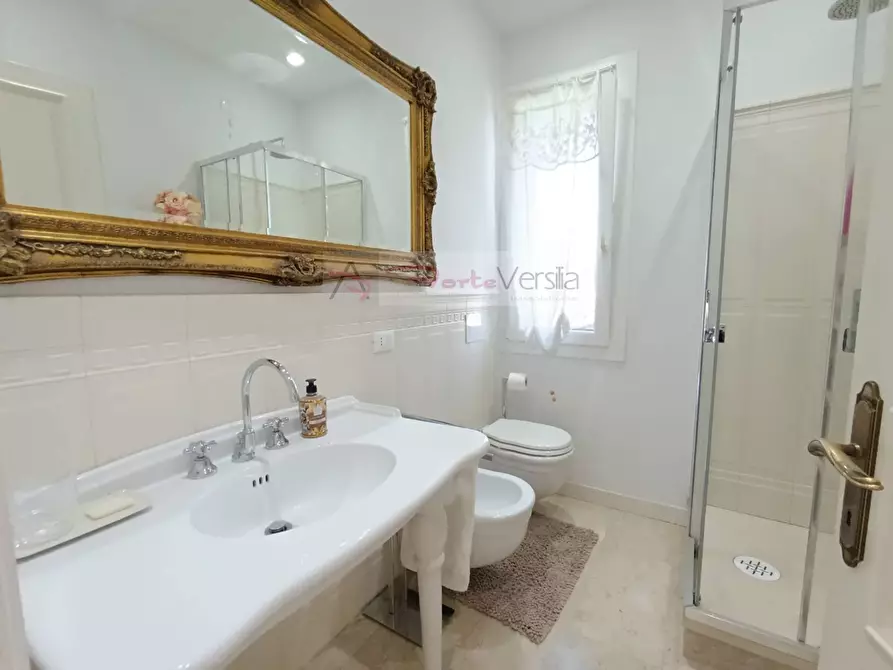 Immagine 16 di Casa indipendente in vendita  a Forte Dei Marmi